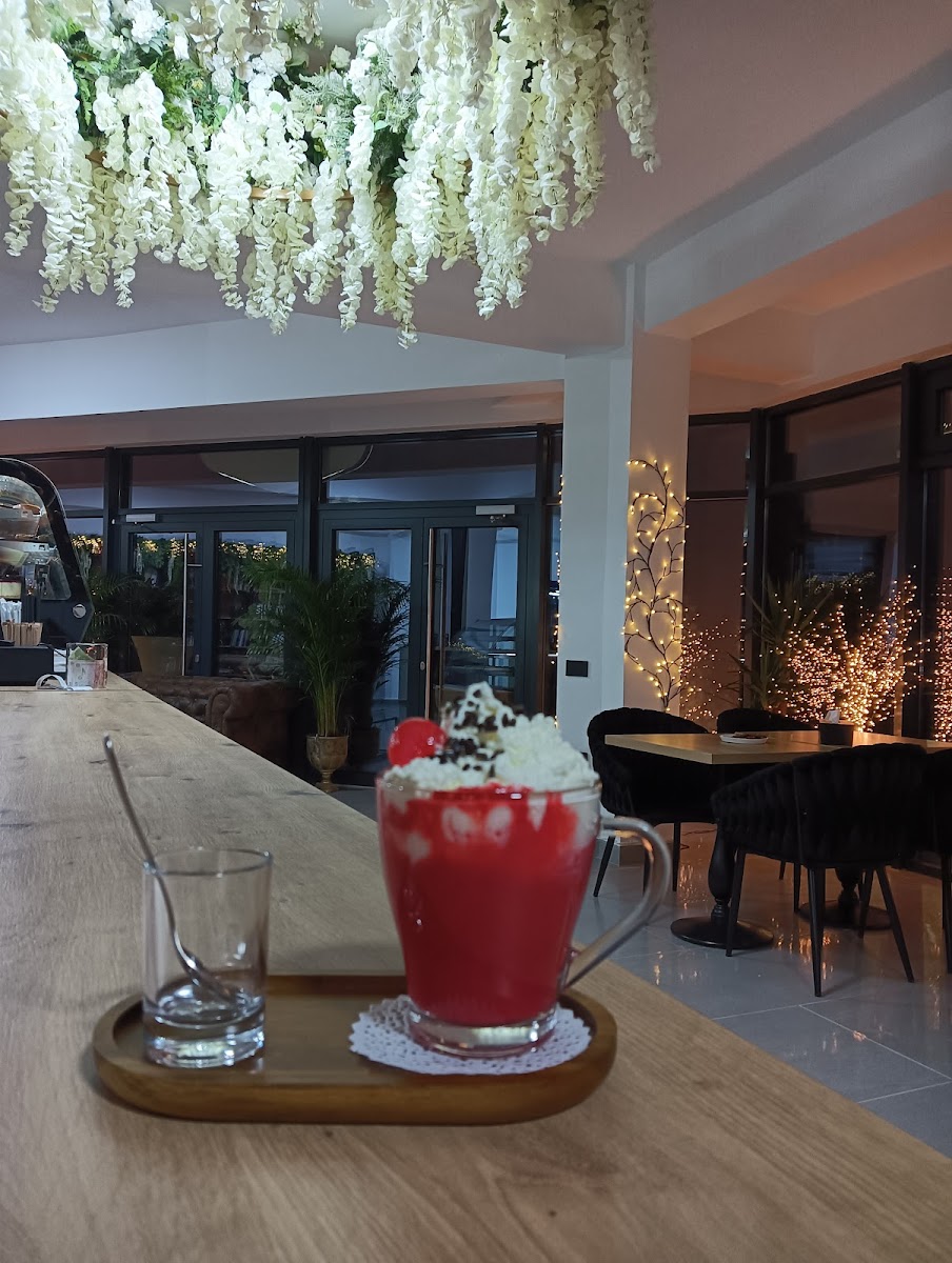 Papillon cafe - Strada Nicolae Iorga 7