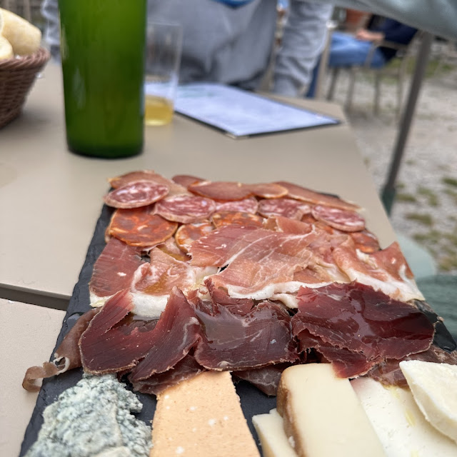 Tabla de Embutidos Y Quesos