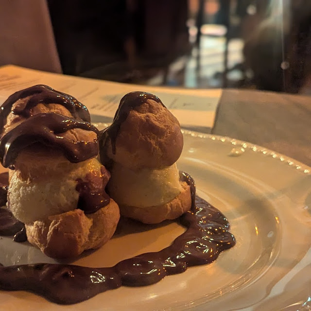 Profiteroles