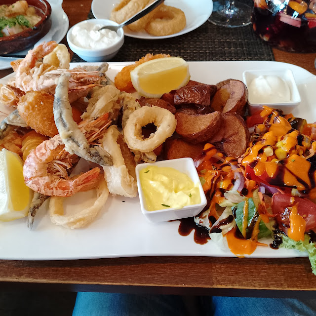 Frittierter Fischteller