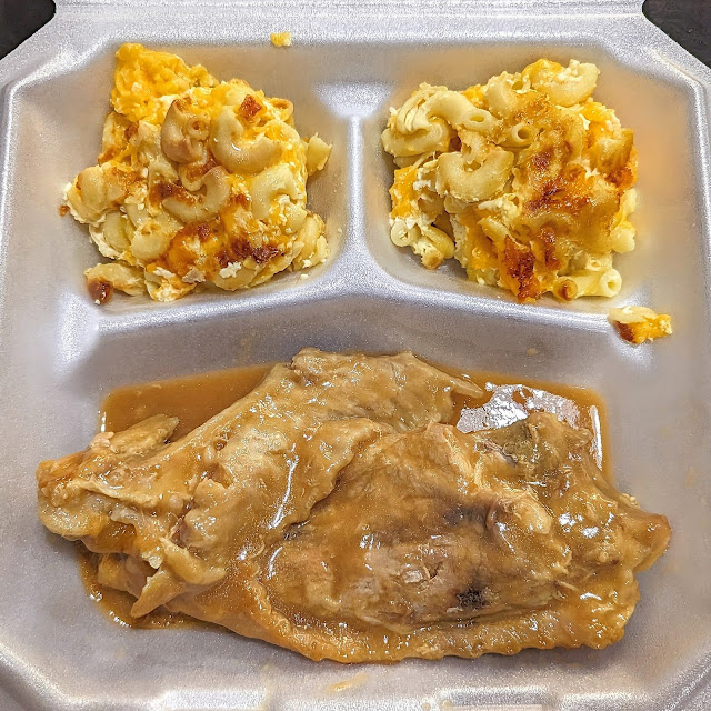 Stewed Turkey Wings with Mac and Cheese