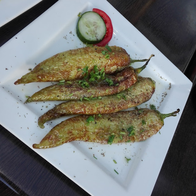 Gegrillte Peperoni Mit Knobloch