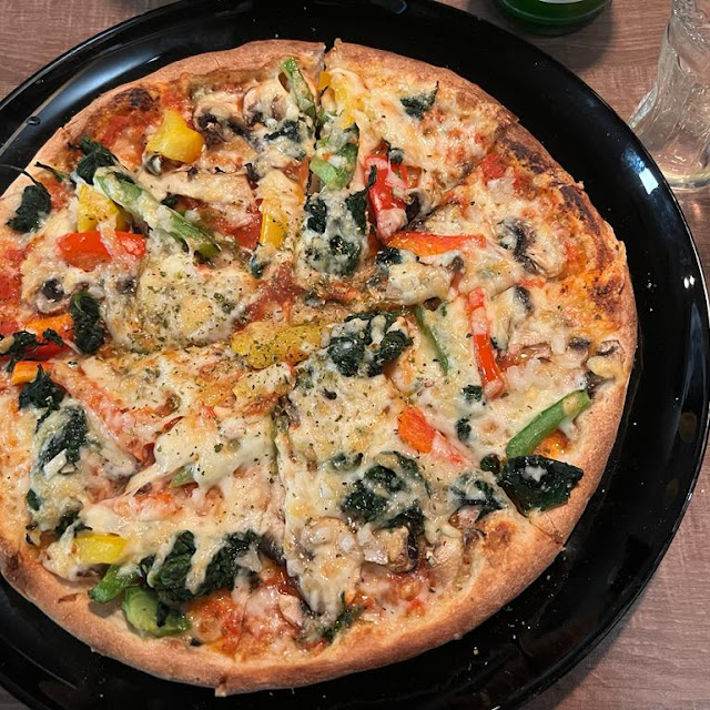 Pizza Spinach Champignons