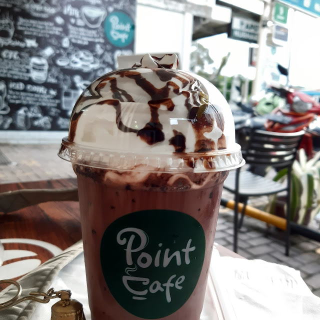 Signature Chocolate with Whippcream