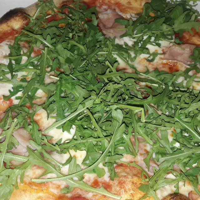 Stracchino E Rucola