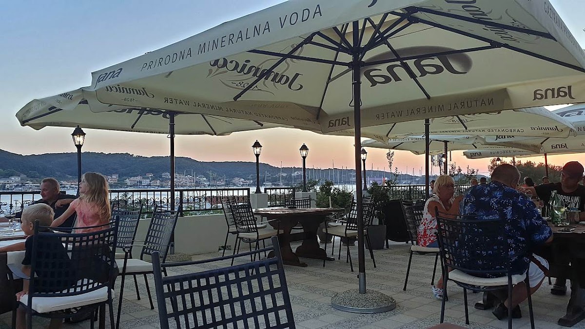 Restaurant GALEB - Supetarska Draga