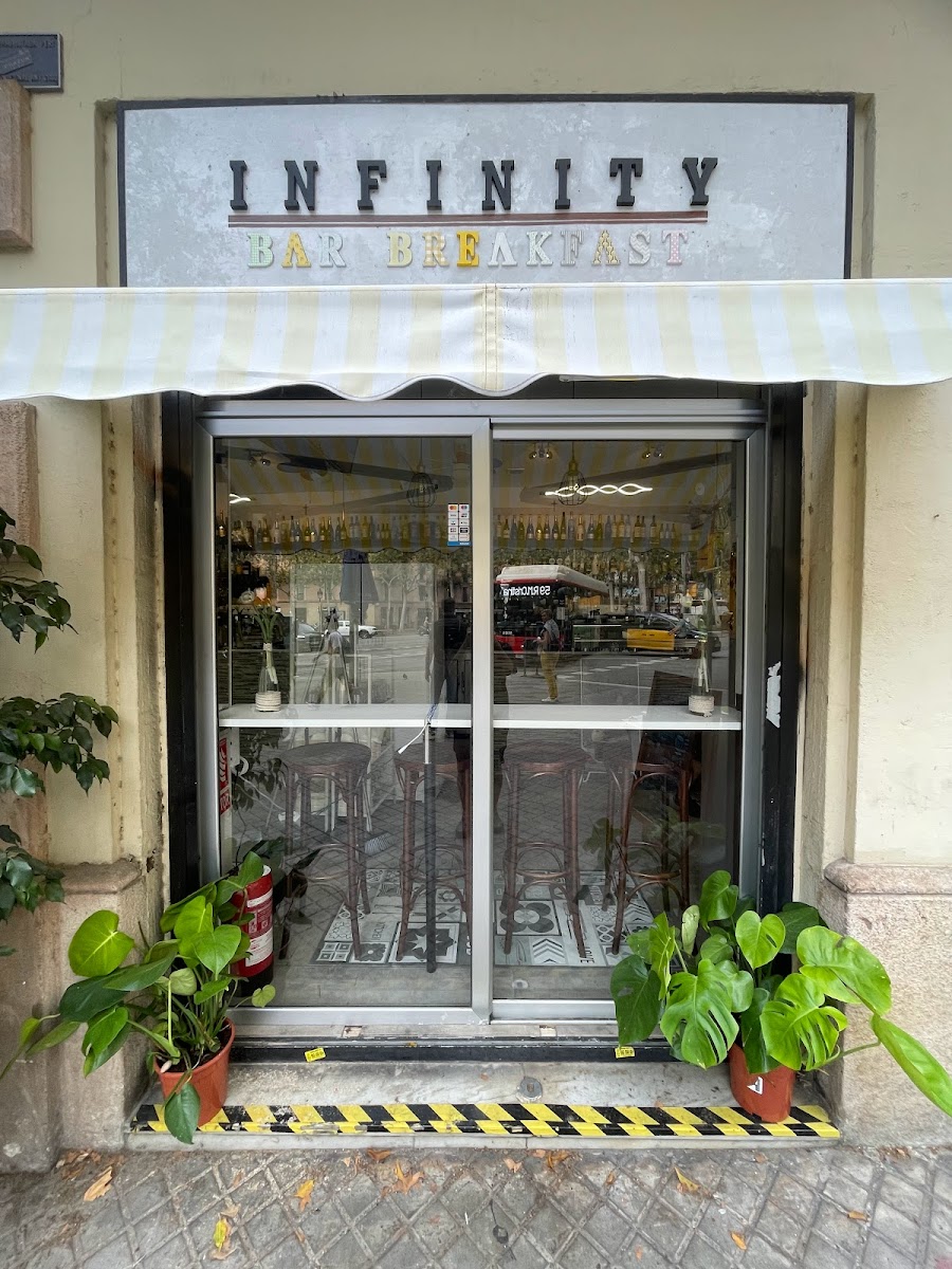 INFINITY BAR - L'Eixample