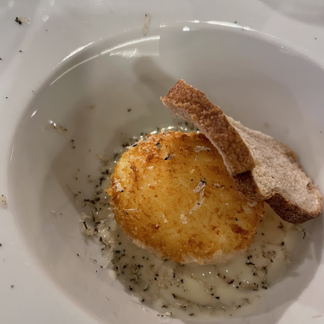 Nobiluovo Biancofiore' Croccante Con Fonduta Di Caciocavallo E Tartufo Nero