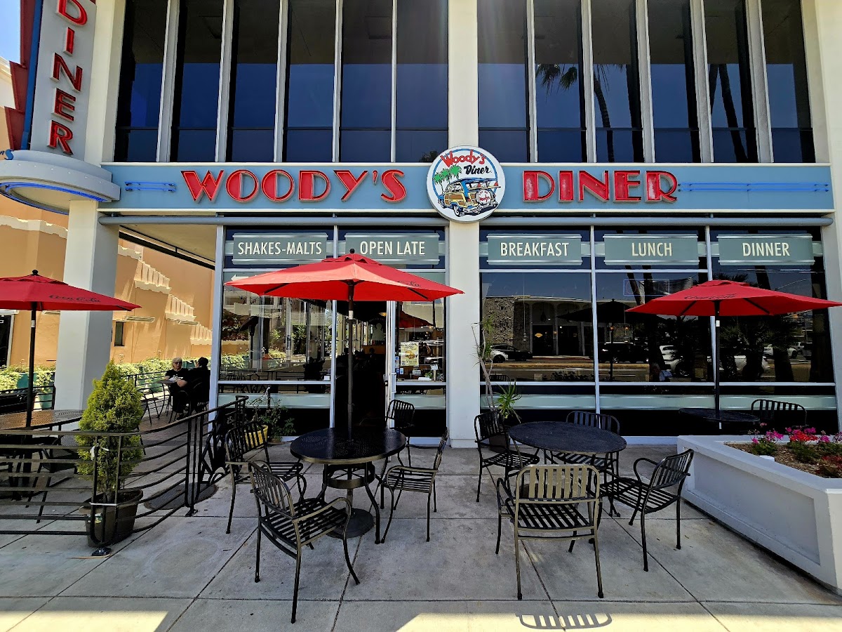 Woody's Diner - Newport Beach