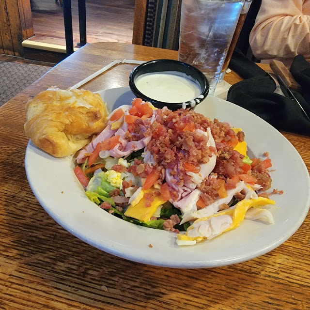 House Salad Croissant