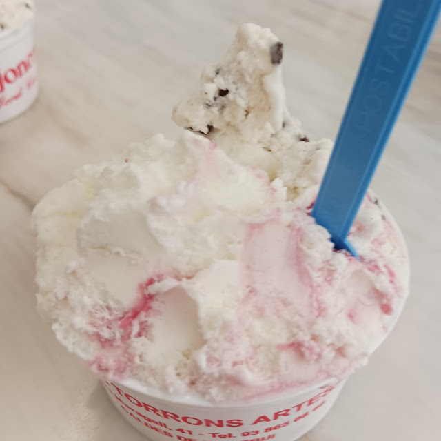 Helado de Yogurt Con Frutos del Bosque Limón Y Stracciatela