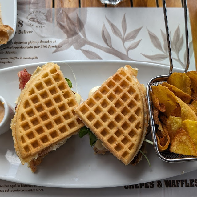 Waffle Sandwich de Pollo