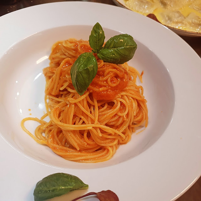 Spaghetti Al Pomodoro
