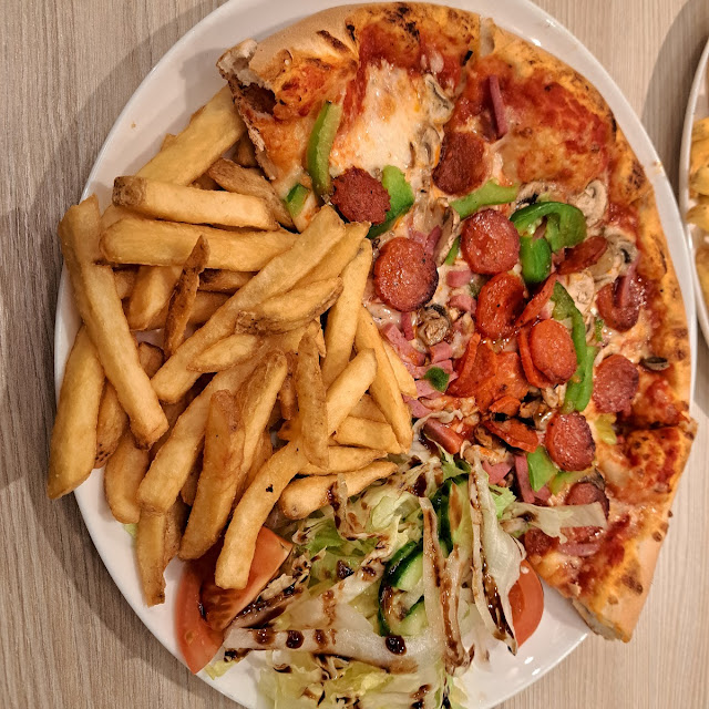 Napoli Pizza Capricciosa