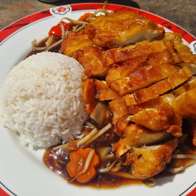 Gebratenes Hühnchen Mit Gemüse