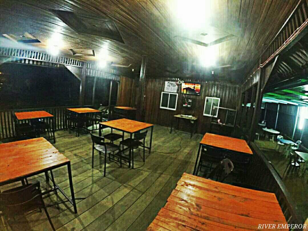 Restoran Pla Pau Rim Nam (Birai Sungai)