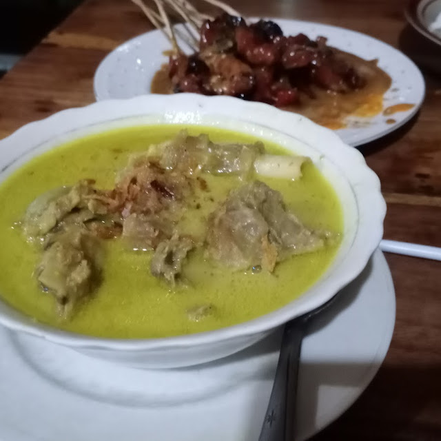 Sate Kambingdan Gule Kambing