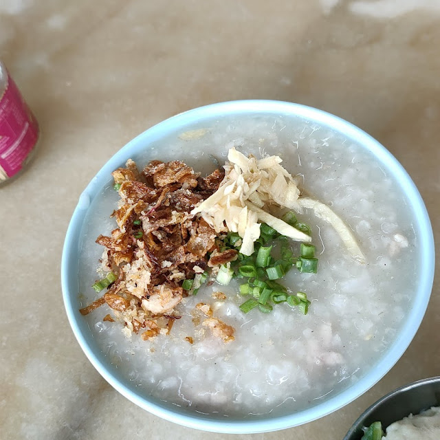 porridge with preserved egg & minced pork 皮蛋廋肉粥