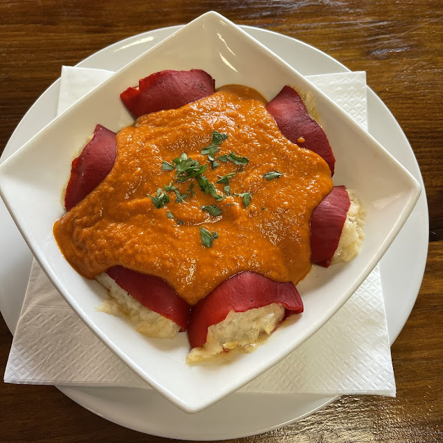 Pimiento Rojo Relleno Merluza Y Ganbas