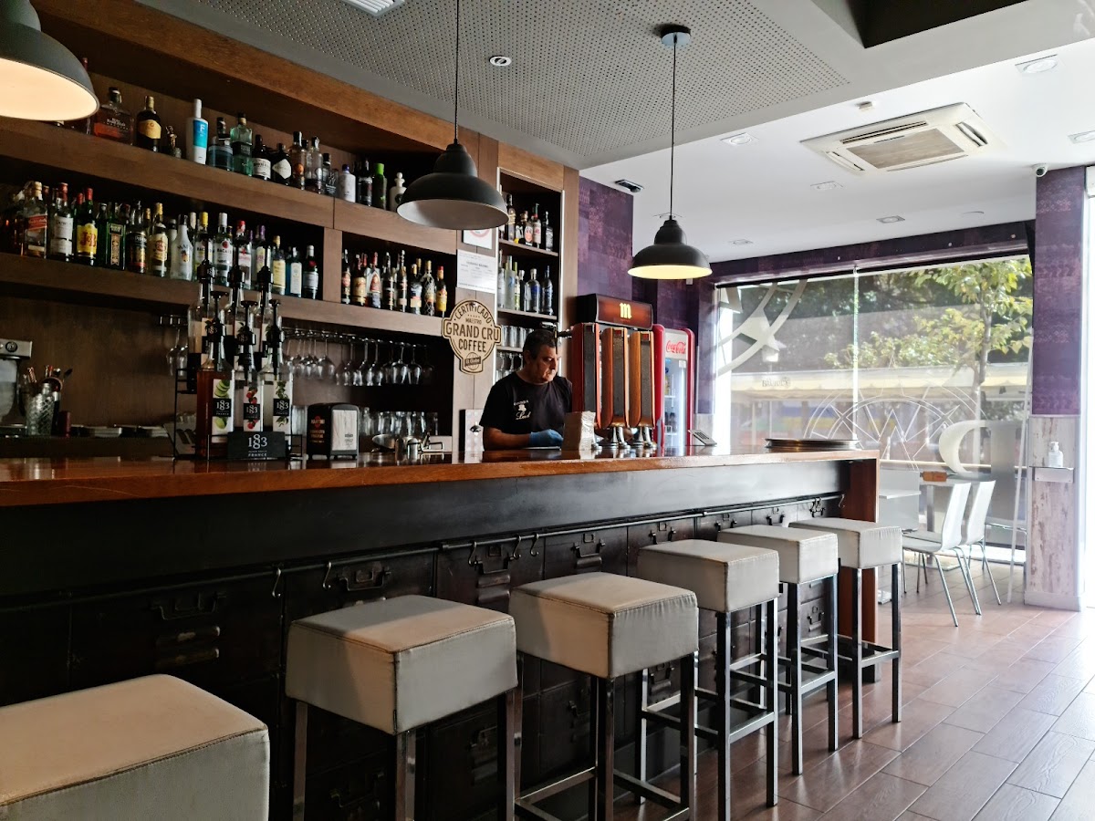 La Brújula Café