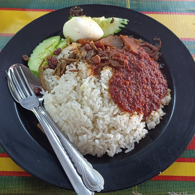 Nasi Lemak Sambal Sotong