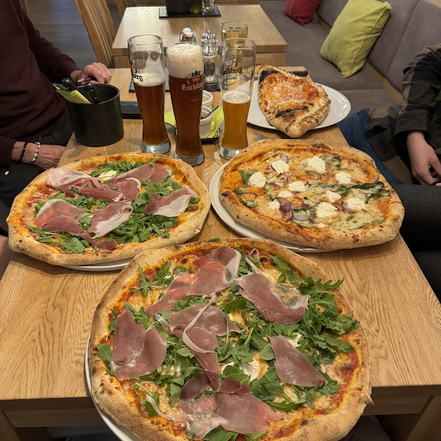 Pizza Prosciutto Mit Spinat Und Ei 30cm
