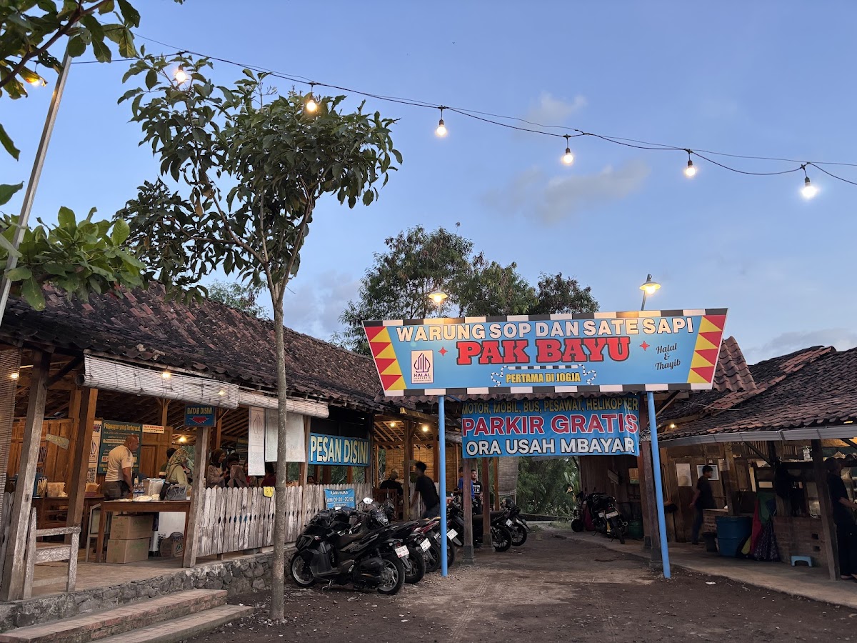 WARUNG SOP & SATE SAPI PAK BAYU PUSAT