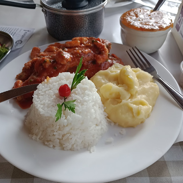 Filé de Peixe Com Molho de Camarão