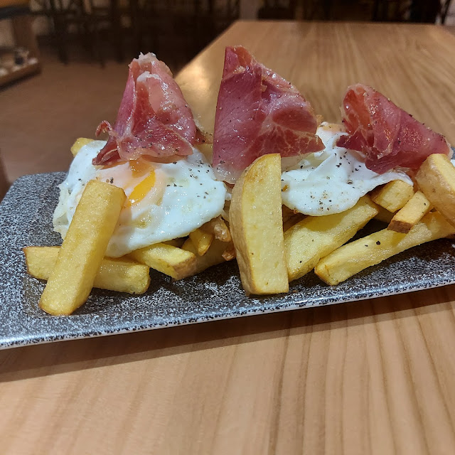 Huevos Rotos Con Jamón