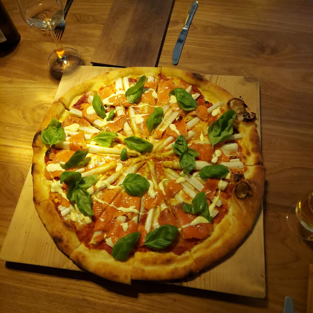 Spargel Pizza