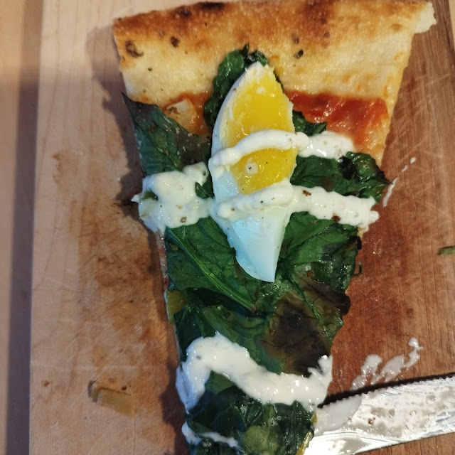 Pizza Mit Spinat Und Ei