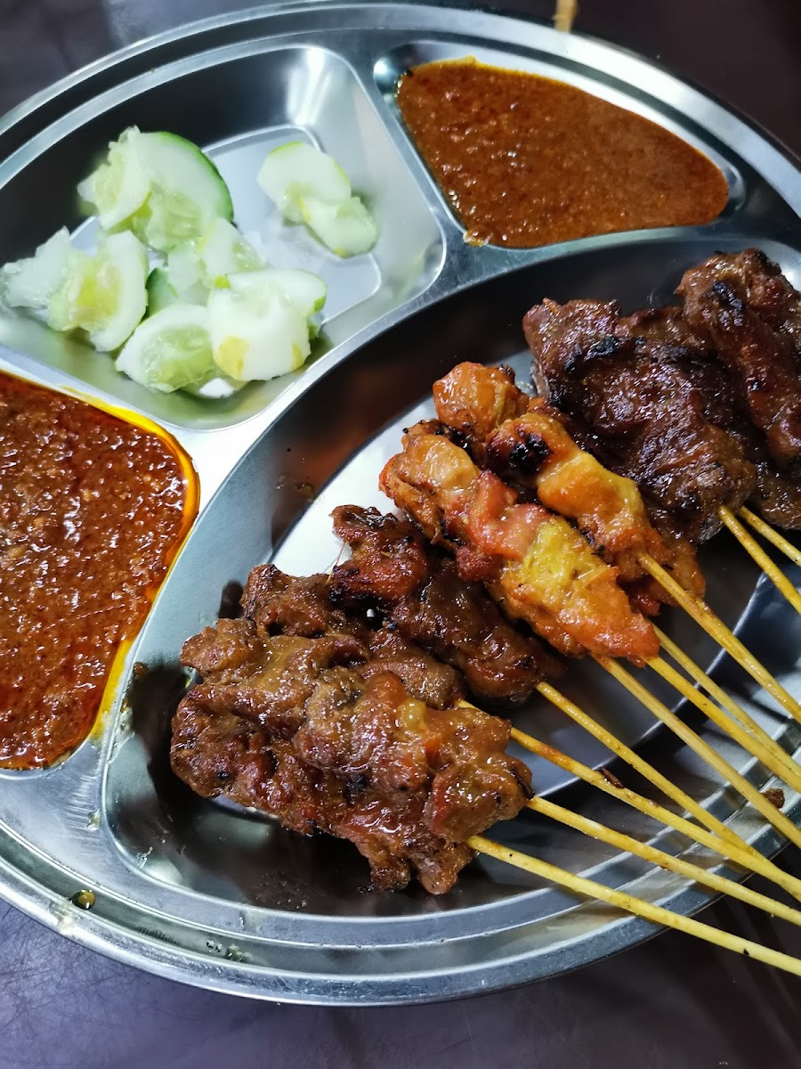 Rosli Nasi Lemak • Satay