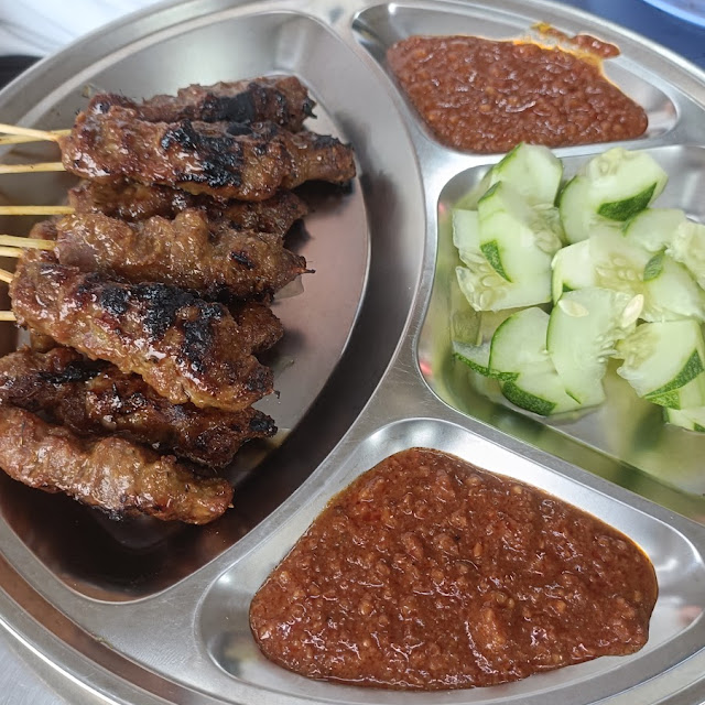 Sate Ayam Dan Daging