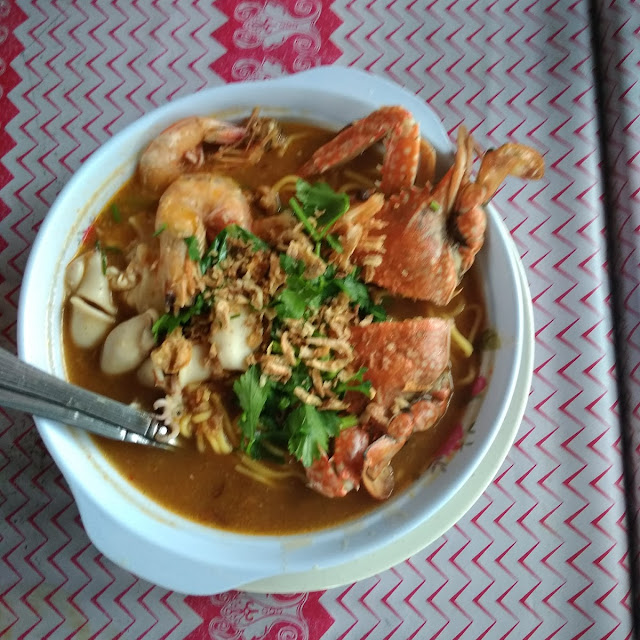 Mee Poktek