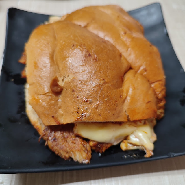 Tortas de Pierna Con Queso