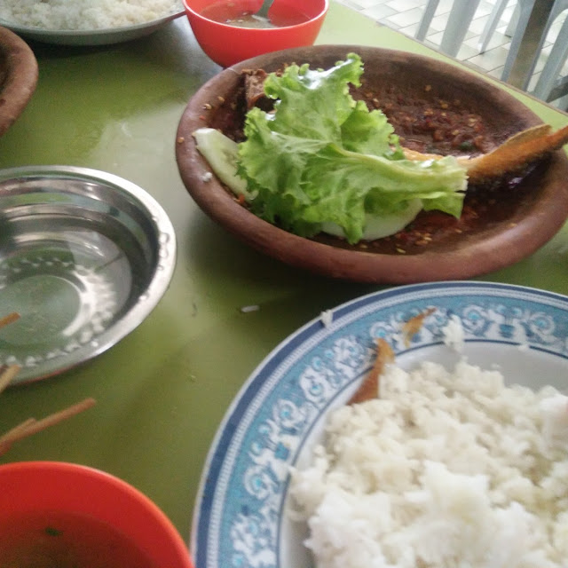Pece Lele Dan Sambal Gorek