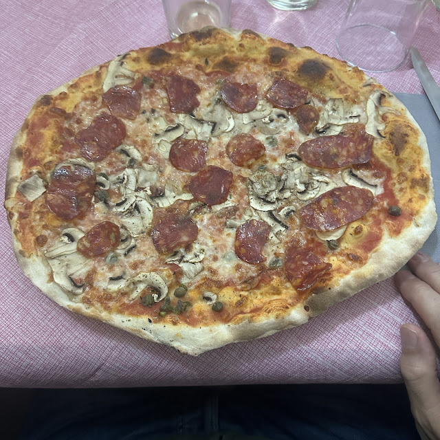 Pizza Salame Piccante Funghi