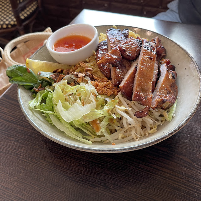 Dry Noodles with Pork Chop