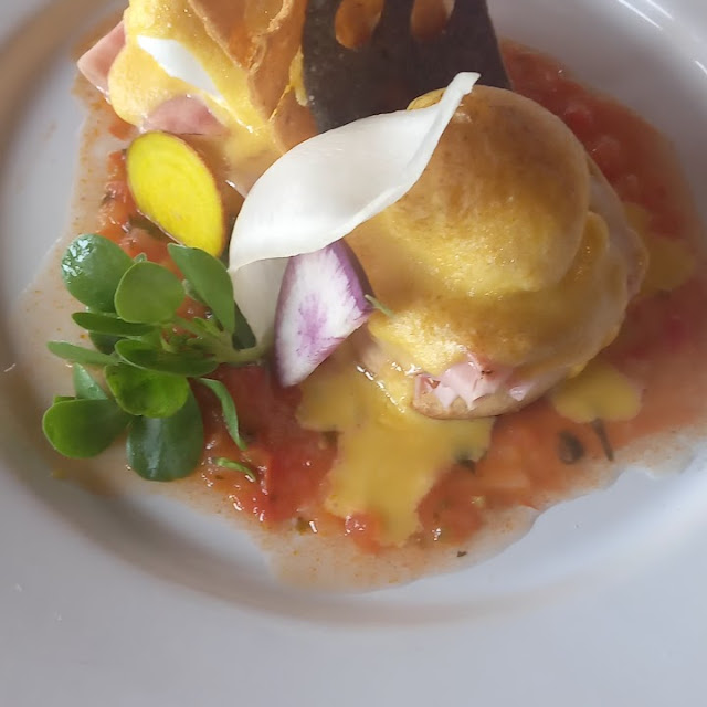 Huevos Benedictinos