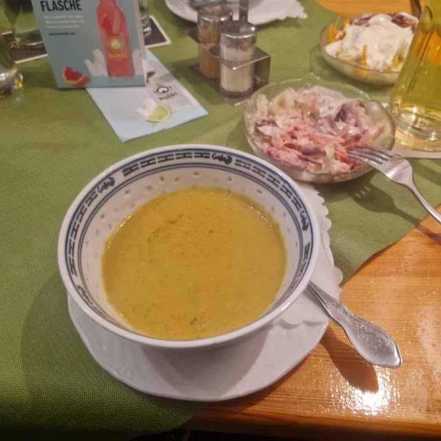 Currysahnesuppe