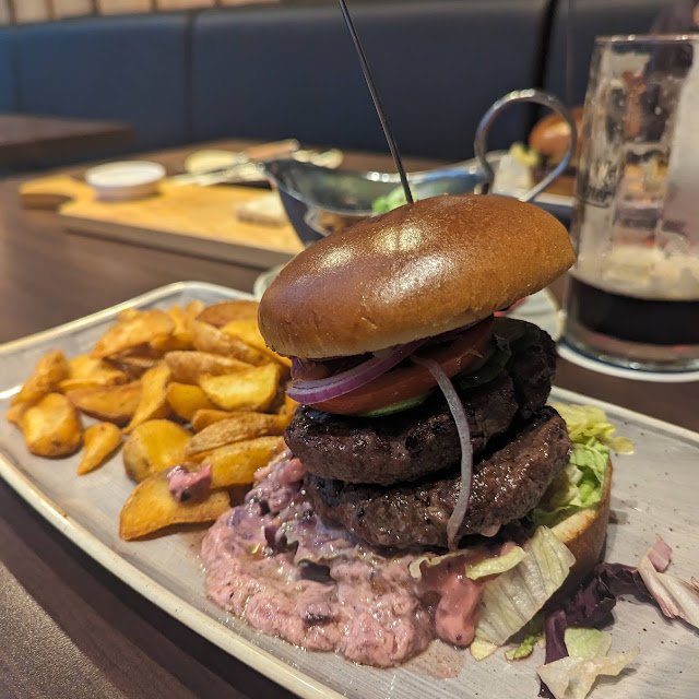 Baconburger Mit Potato Wedges