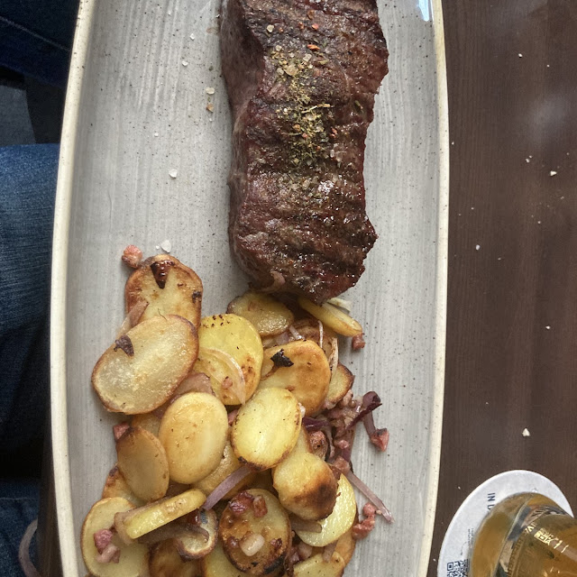 Rumpsteak Mit Bratkartoffeln Und 51° Nord Spezial