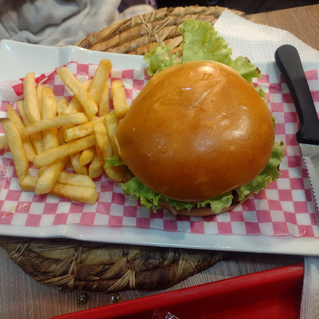 Hamburguesa Clásica En Combo