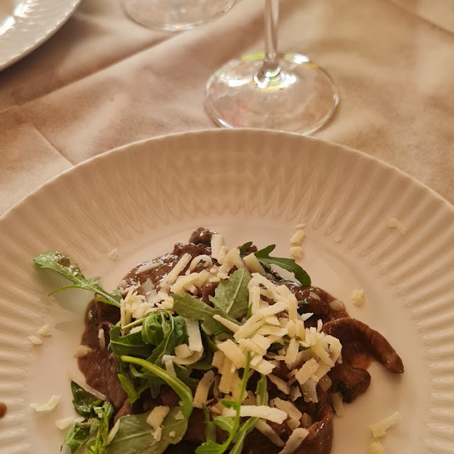 Straccetti Di Manzo Con Rucola E Parmigiano