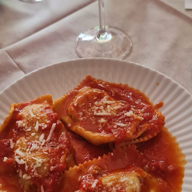 Ravioli Scapolesi Con Pomodoro