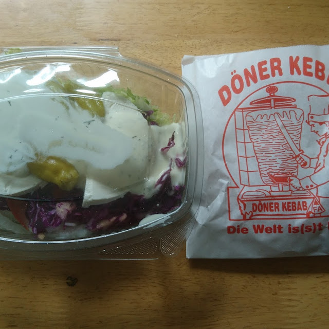 Gemischter Salat Mit Fladenbrot