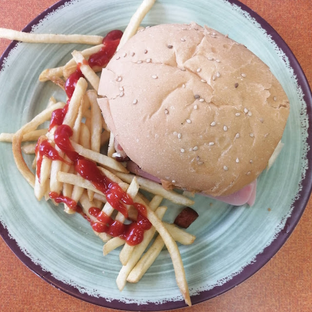 Pollo Crujiente En Hamburguesa