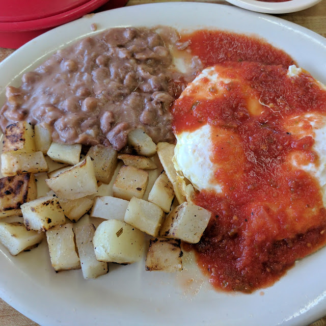 Huevos Con Carne Guisada
