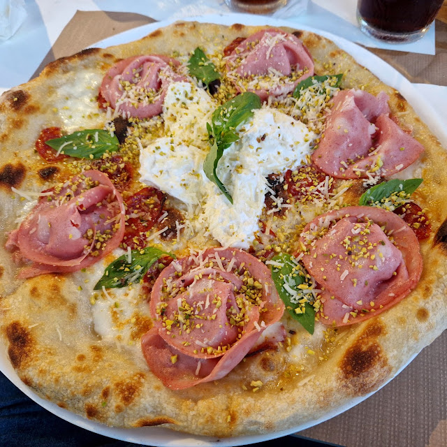 Pizza Mortadela Con Extra de Pepperoni