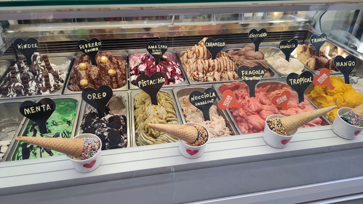 Amo Gourmet Gelato Artigenale.